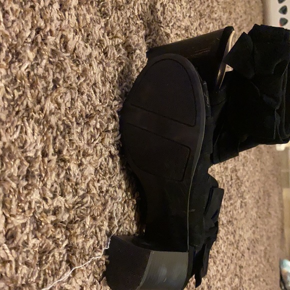 Cute bootie heels! - Picture 2 of 3